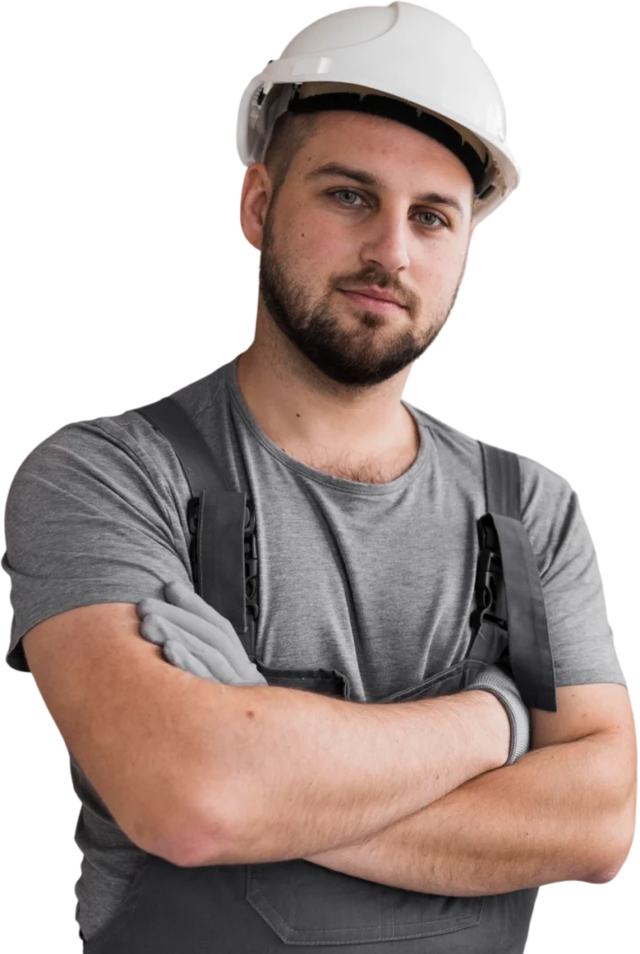 artisan avec une perçeuse
